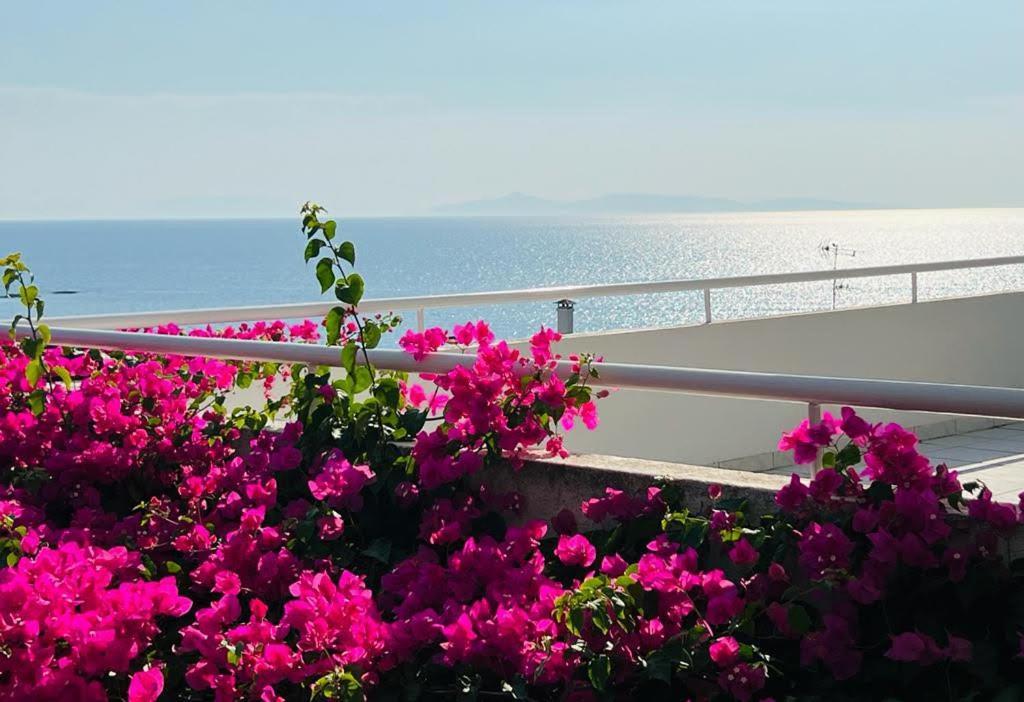 Sea, La Vie Apartment Saronida Екстериор снимка