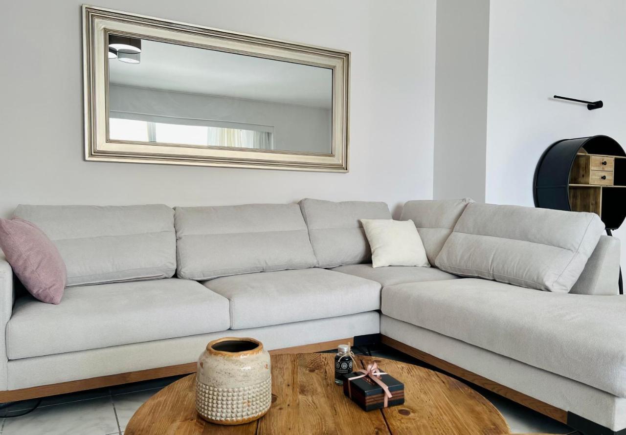 Sea, La Vie Apartment Saronida Екстериор снимка
